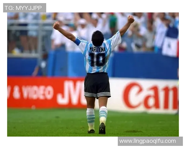 曾经的足球中锋球星：那些曾点燃绿茵场的传奇人物与时代记忆