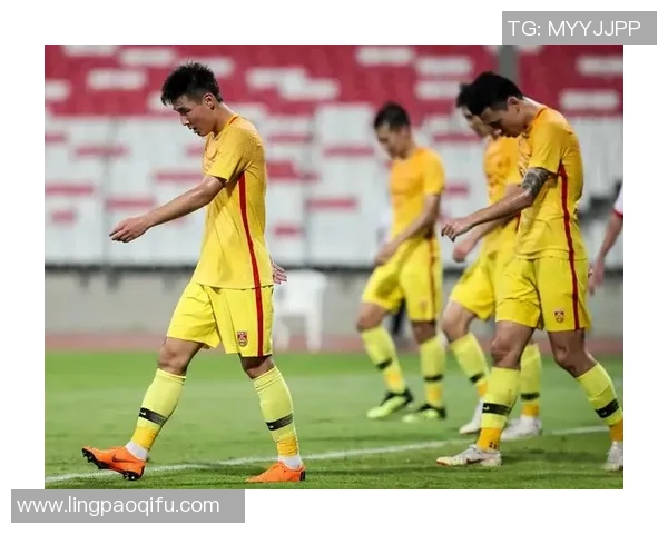 浙江足球俱乐部球星风采展现拼搏精神成就辉煌足球梦想